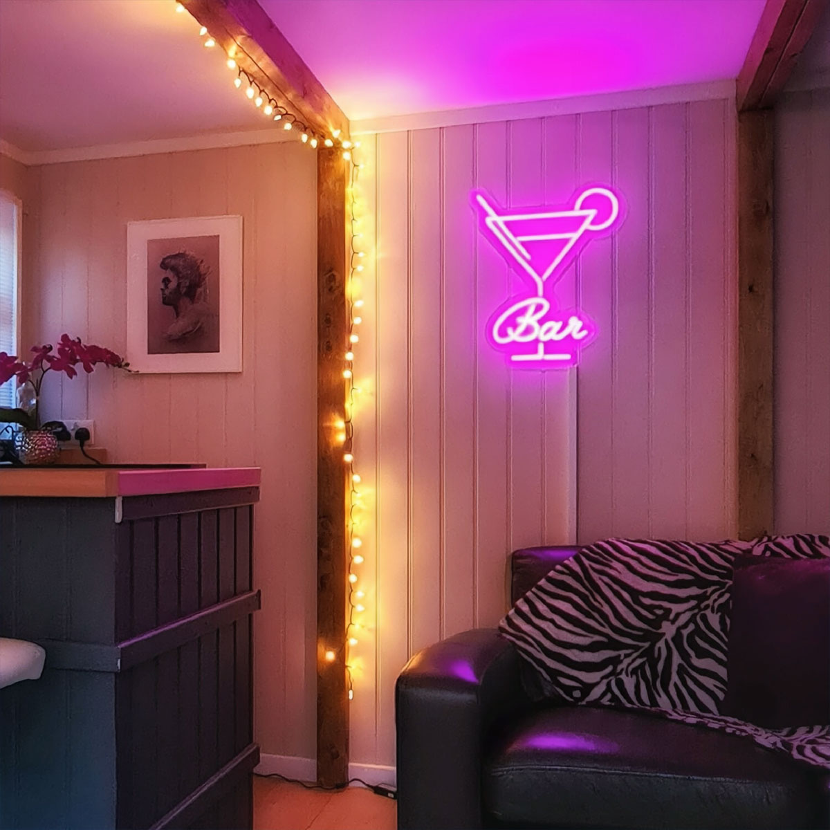 Cocktail Bar neon sign